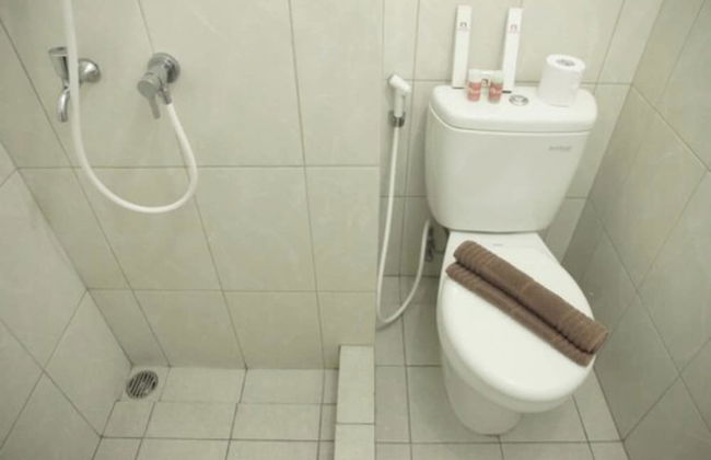 Modern and Comfortable Studio Apartment Springlake Summarecon near Summarecon - Photo 15