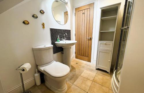 6 Shanklin Manor - family friendly apartment in Shanklin Old Village - Photo 26