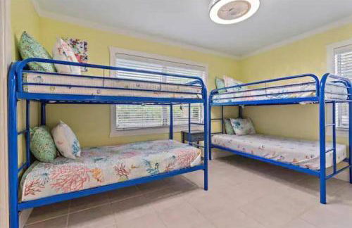 CANAL FRONT! Bring or rent a boat, near AMI/IMG. - Foto 22