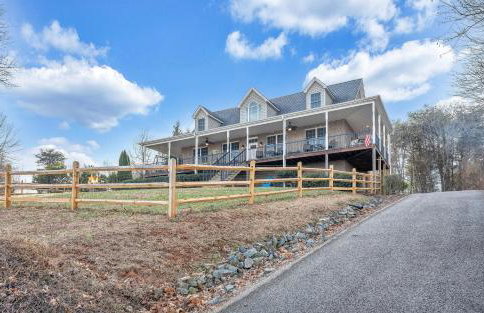 Lake Lookout - Private Home with lake views & Game room - Foto 5