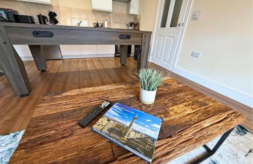 Pool Table 1-Bedroom House, near City Centre and Public Transport, Dog Friendly, Sleeps 5, Free Parking - Foto 32