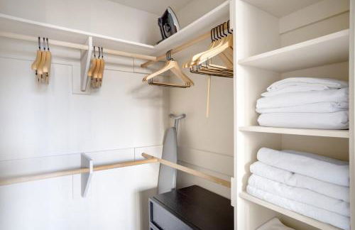 Blueground Centennial pool nr Red Morton Park SFO-852 - Foto 10