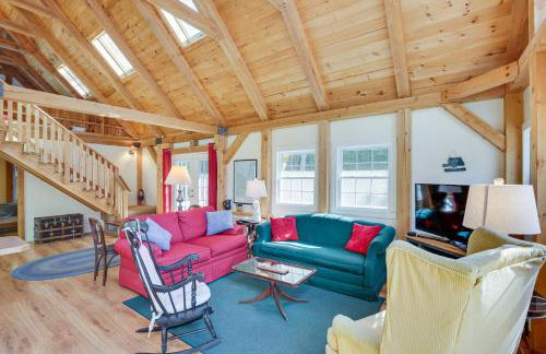 Frye Island Family Cabin with Lake and Beach Access! - Foto 2