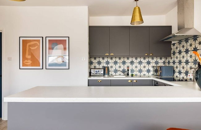 The West Hampstead Retreat - Modern & Bright 1bdr Apartment - Photo 14