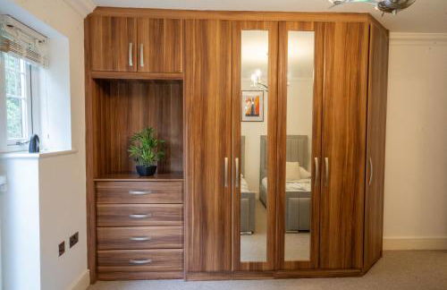 Emirates House, Luxe 5 Bed, with King sized Beds, next to Aiport & NEC, JLR 5 mins - Foto 32