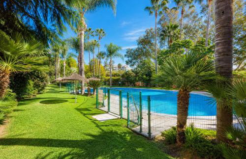 Marbella Dunas de Cabopino 2BR Apartment with private garden, swimingpool and parking - Magnolia Properties - Foto 34