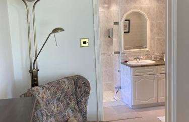 Exclusive 2 Bedroom Apartment with Summer House and Hot Tub - Foto 13