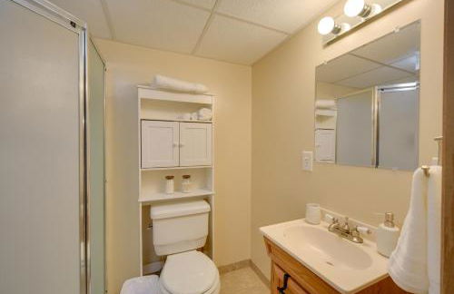 Hermantown Home with Decks, Grill and Hot Tub! - Foto 26