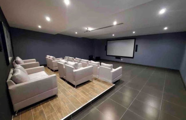 F9 Brand NewSuite Delux Gym Pool Saune - Foto 13