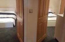 Spacious 2 bed appartment next to BAE with spa bath - Foto 8