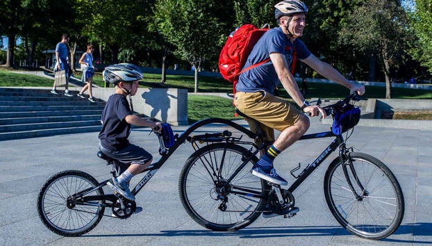 Disfrutando del alquiler de bicicletas
