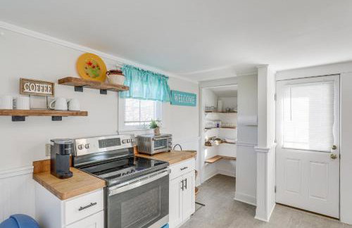 Plum Island Retreat about 1-Block Walk to Beach! - Foto 16