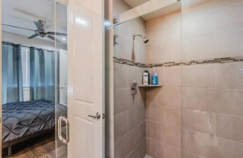 Stunning Townhome Near Uptown - Photo 27