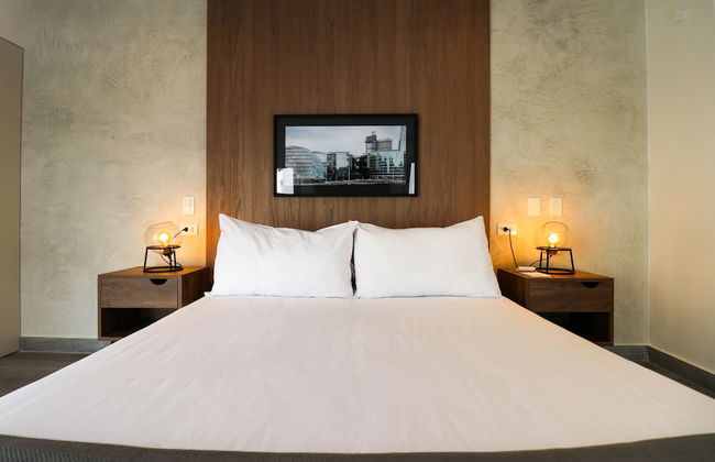 w Captivating 1BR in Miraflores - Photo 27