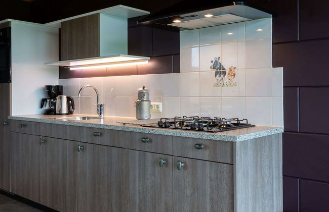 Chalet in Netherlands With Scenic Meadow Views - Photo 3