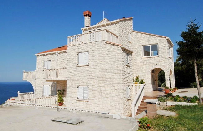 Marnic Apartments - Photo 6