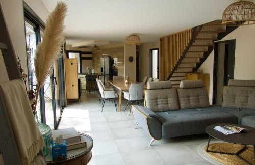 Villa Pinède 800m from Beach Private Jacuzzi Pine Forest Sleeps 8 - Foto 4