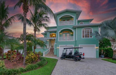 Waterfront Luxury w/ Heated Salt Pool & Golf Cart - Foto 4