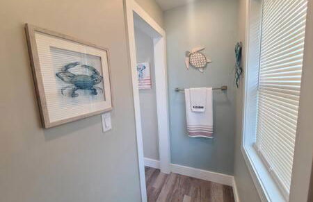 Stunning Lake Home w arcade and huge deck - Foto 22