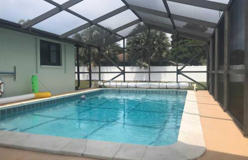 Bright Venice Home with Yard Less Than 4 Miles to Beach! - Photo 2