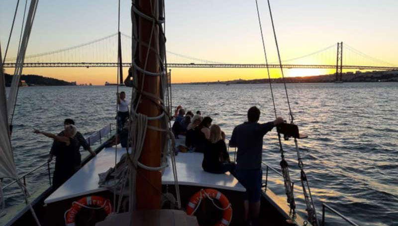 Traditional Boat Ride in Lisbon - Foto 3