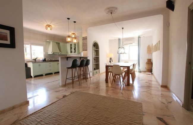 Tess Villa Olmos in M Laga - Foto 28