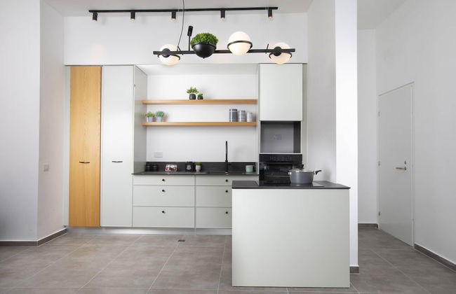 Chic Sea View Balcony Escape by Sea N' Rent - Foto 8