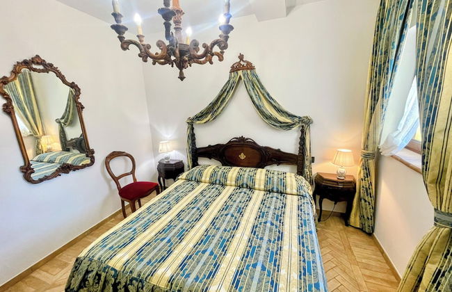 Pool, Jacuzzi and Events Room - Charming Villa in Umbria - Sleeps 24 - Lake View - Foto 6