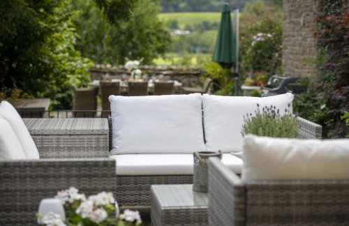 Askrigg Chapel - Photo 55