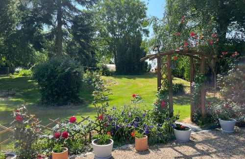 Maison charmante à Ombrée d'Anjou avec jardin et terrasse - Foto 5