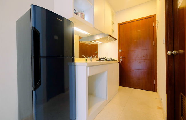 Best Emerald Studio Room Apartment at Capitol Park Residence - Photo 8