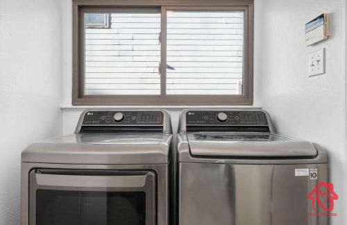 Georgian Oasis with Private Pool - An Irvie Home - Foto 64