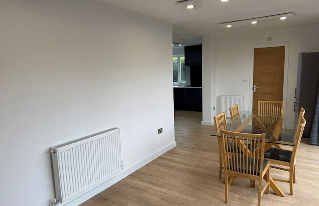 4 Bed Cottage in Surrey - Foto 16