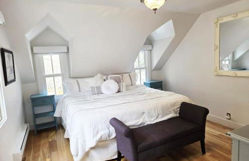 Victorian Dream! Charming Mountain View Home by Downtown - Foto 18