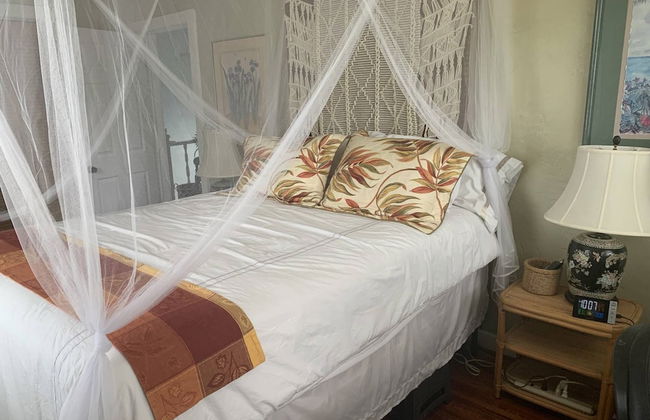 The Secret Garden Home Close to Beach, Shops, Restaurants, Pet Friendly, Close to Lucerne Ave! - Foto 21