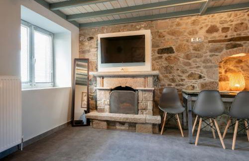 Traditional Stone House - Photo 9