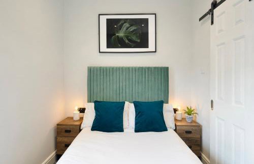 Cosy Modern Apartment With Free Parking - Foto 1