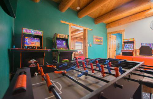 3 King Beds Hot Tub Arcades 5 Baths - Foto 3