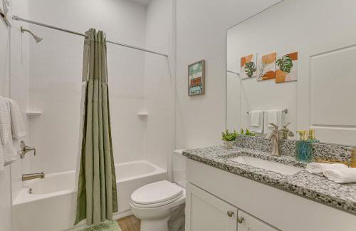 Walkable Downtown LaBelle Apt w/ Private Balcony! - Photo 16