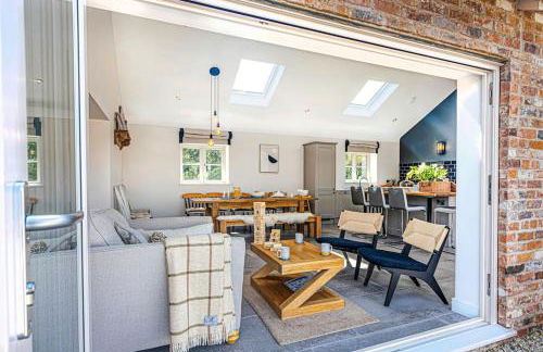 Fairvale House - Photo 49