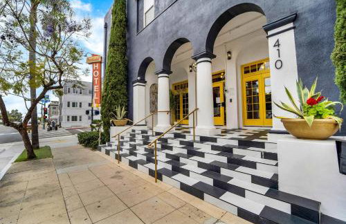 The Neon Elm Hotel - Foto 50