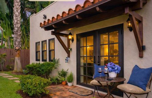 Elegant 4BR Home Guest House Private Yard - Foto 2