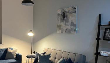 Home Near Etihad, Free Parking, Workplace & Garden - Foto 5