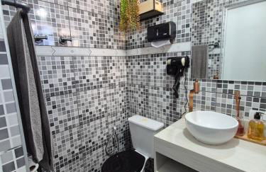 Studio completo e aconchegante com vaga de garagem - Foto 24