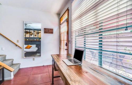 2BR Hideaway with Patio Springtime in Downtown - Foto 24