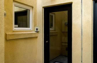 City Lights and Rooftop Nights by Rather Be Properties - Foto 50