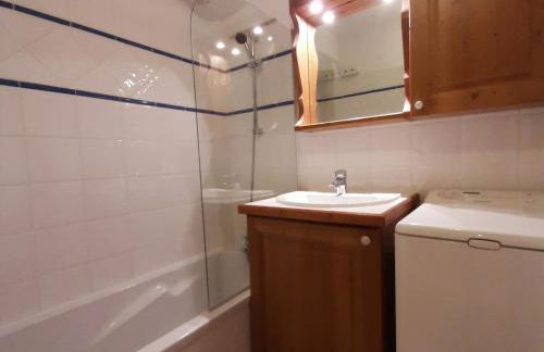 Appartement calme avec balcon, accès direct aux pistes - FR-1-346-417 - Photo 8