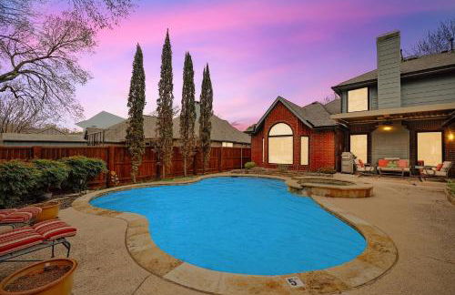 DFW Getaway - 4 Bedrooms Pool Oasis Media Room - Photo 43