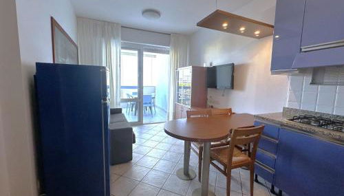 Modern seaside escape with pool near the sea - Foto 2