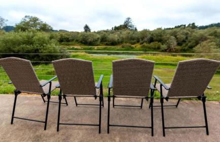 Cozy Waterfront Cottage with Hot Tub in Lakeside, Oregon - Foto 36